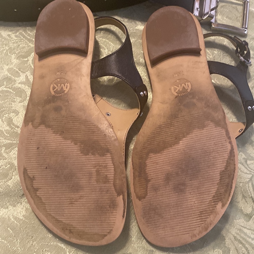 Michael Kors Set - Sandals & Belt - Black & Silver. 7.5 Sandal, Large Belt - Picture 5 of 12